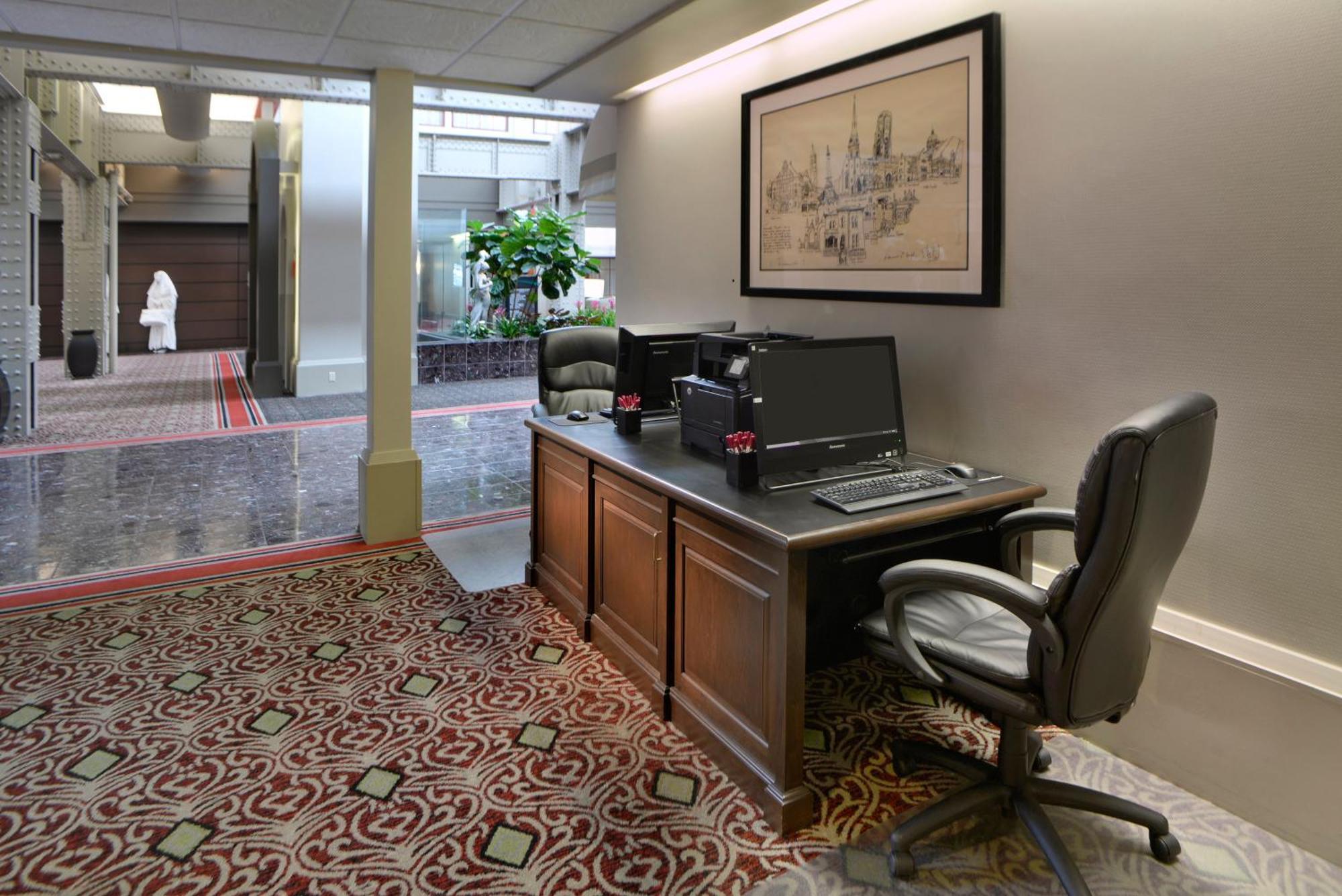 Crowne Plaza Indianapolis-Dwtn-Union Stn By Ihg Hotel Exterior photo